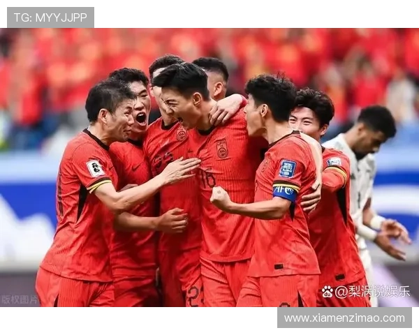 国足备战世预赛迎关键窗口期主帅强调攻防平衡年轻球员竞争上岗